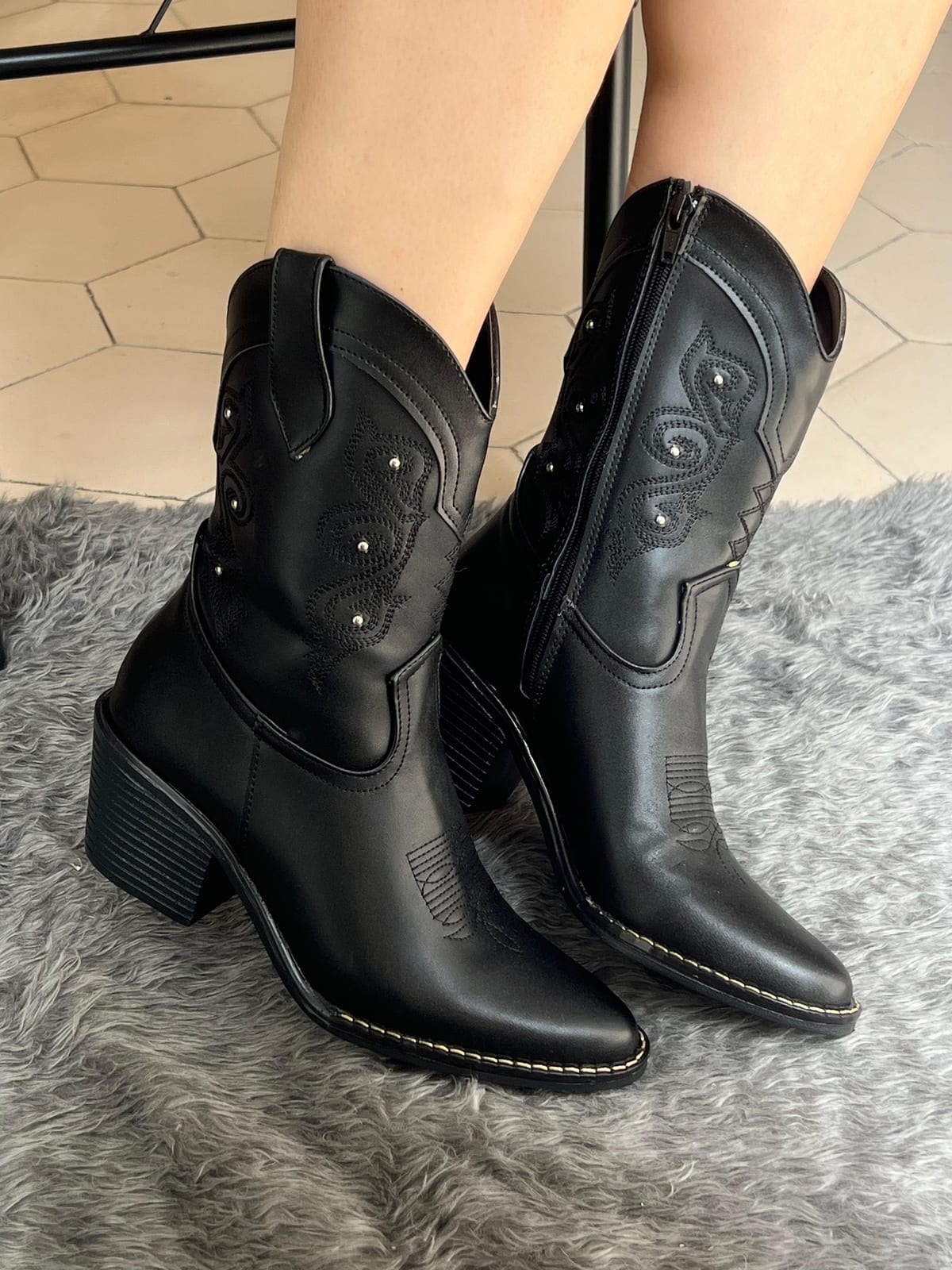 Bota vaquera mediana estoperoles - Negro