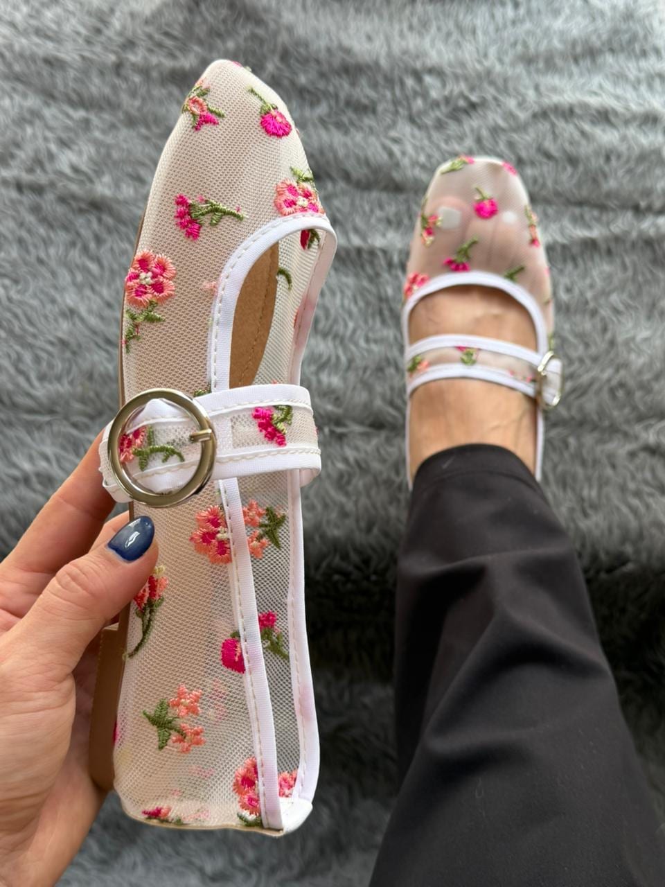 Balerina con flores - Blanco