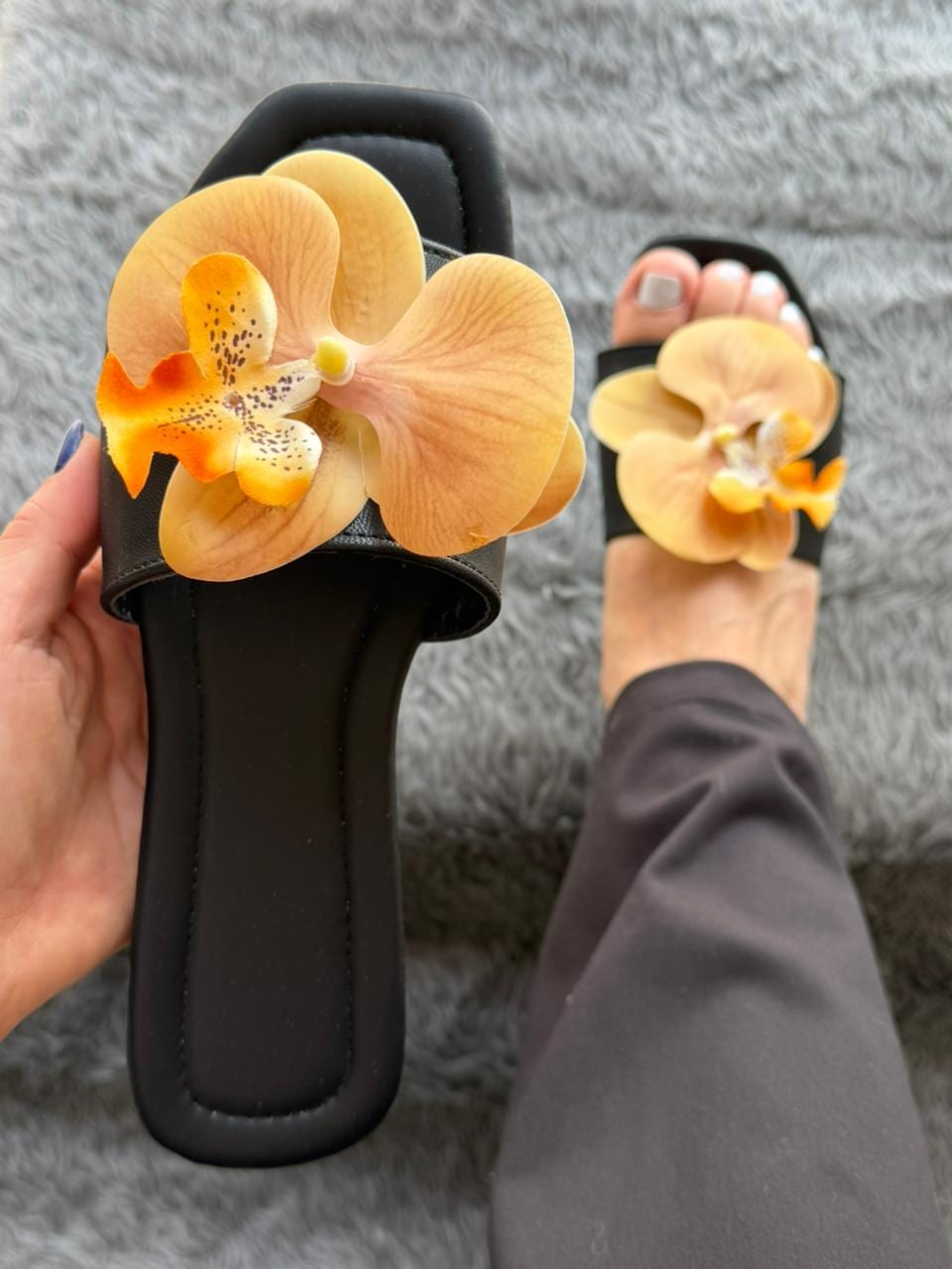 Sandalia flor aplicación - Negro