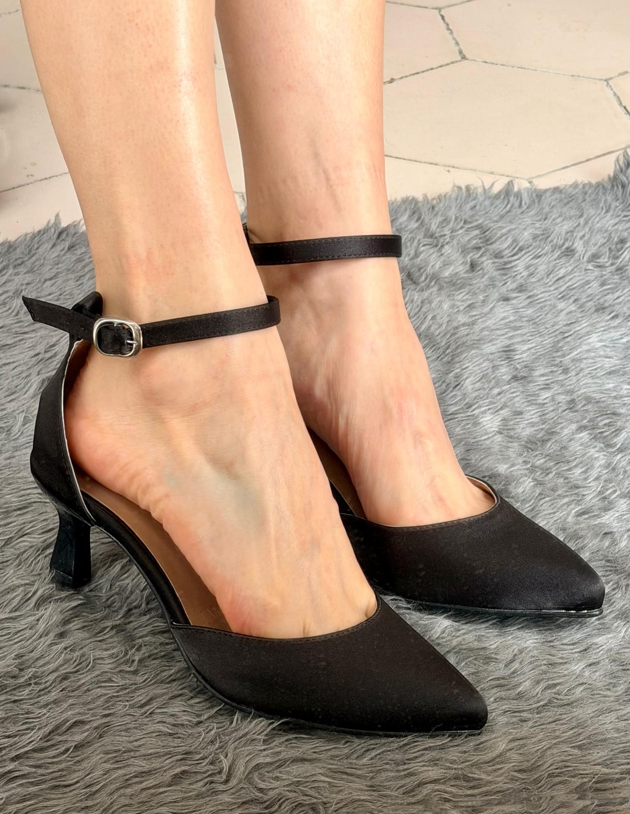 Tacón aguja - Negro satin